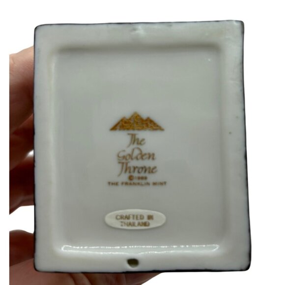 King Tut GOLDEN THRONE Figurine Franklin Mint Treasures of Tutankhamun 1989 - Picture 7 of 11